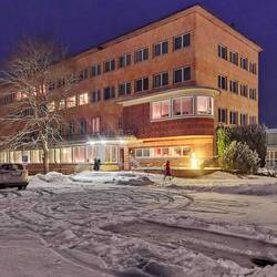 Gegenüber das Diakonissen-Mutterhaus