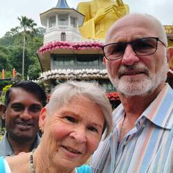 Mit Buddhika, unserem Guide