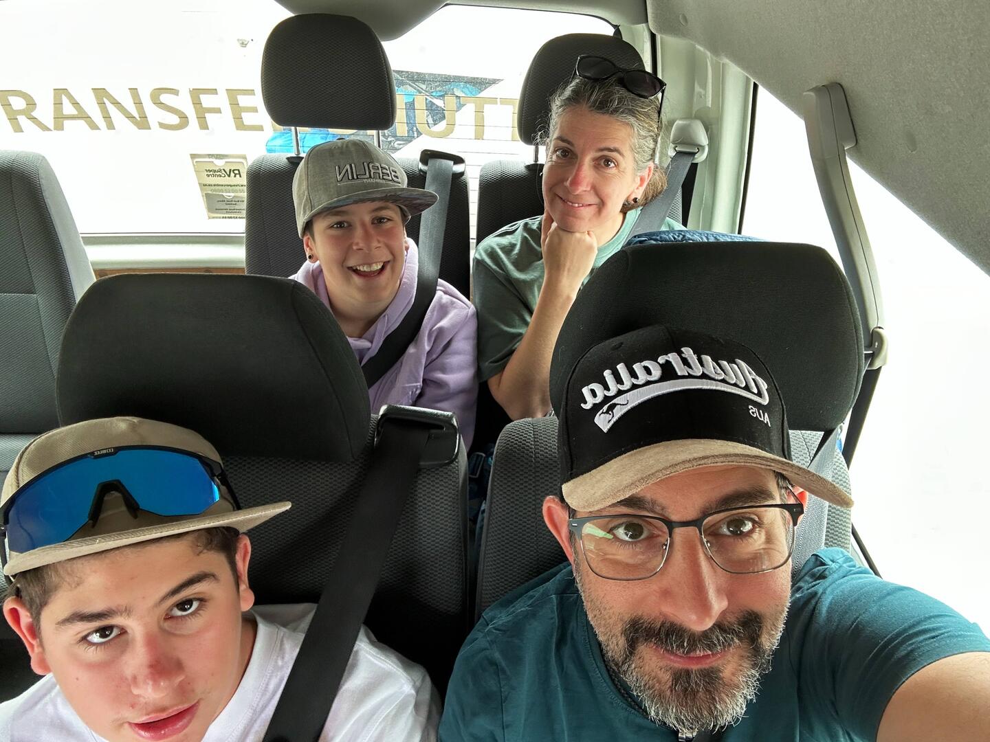 Im Shuttle zum Maui Camper Rent