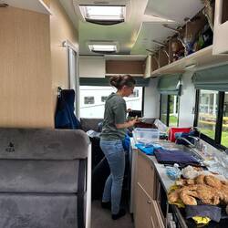 Fleissig am einräumen...