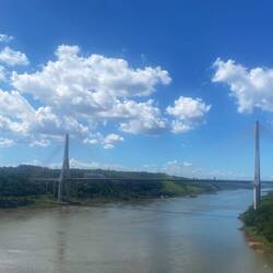 Grenzbrücke bei Tag