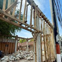 Interesting but effective construction shoring technique