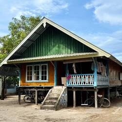 Classic Balinese house. Echoes of a Qlder!