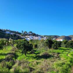 Das Dorf liegt jetzt hinter uns