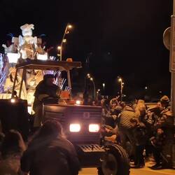 Bonbonregen von den Königen zum Vergnügen der Kinder 🍬🤩