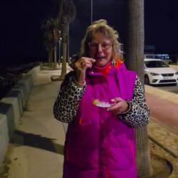 12 Trauben 🍇 🍇 🍇 🍇 🍇 🍇 🍇 🍇 🍇 🍇 🍇 🍇