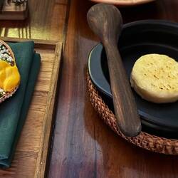 Crab + sweet pepper + egg + Samaria arepa.