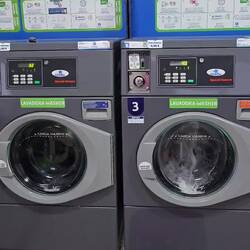 Nun erstmal zwei Wäschmaschine gestartet, auch Trockner, alles wieder fein 👌