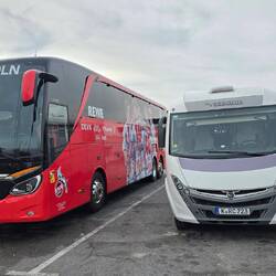 ... da stehen sie stolz 🚐🚐