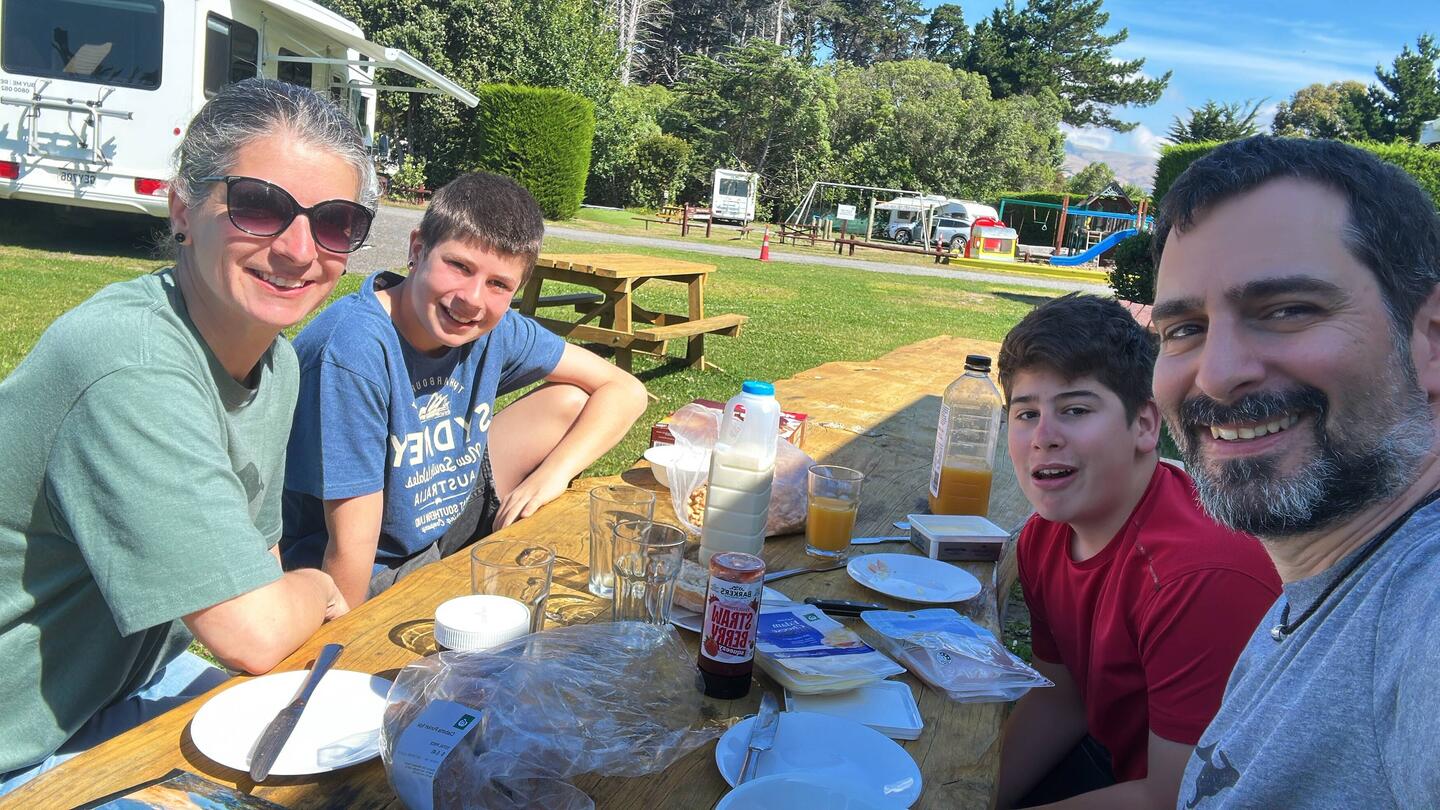 Gemütliches Frühstück bei angenehemen 20 Grad