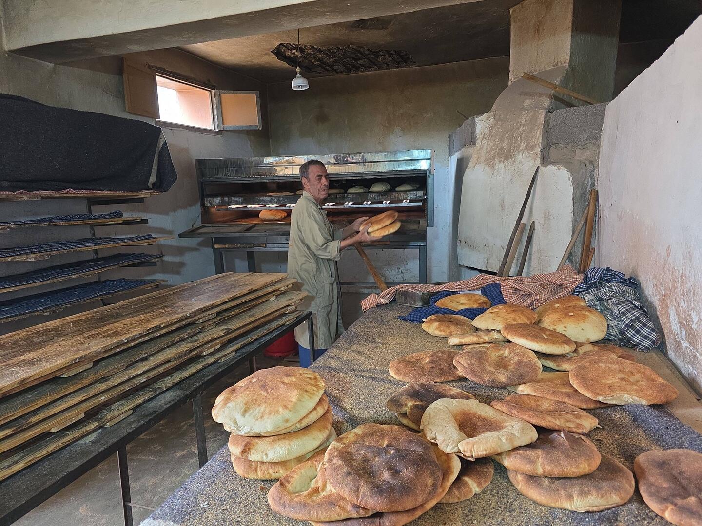 Beim Bäcker 2 DHM (20 cent) für ein Fladenbrot