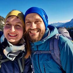 ..uns hier oben ins Gesicht scheint.