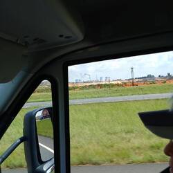 unterwegs, an einem Steinkohlekraftwerk vorbe