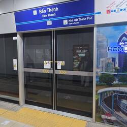 Métro, clean well staffed with helpful aides, 37 cents to ride