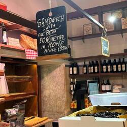 Mit dem besten Porchetta Sandwich