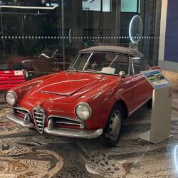 Auf dem Weg zum nächsten kulinarischen Halt - natürlich Alpha Romeo Spider