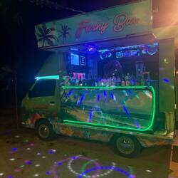 Fahrbare Trinkhalle mit Musik