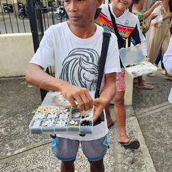 "Echte" Perlen werden angeboten.