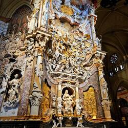 Note the babies/cherubs holding this thing up!