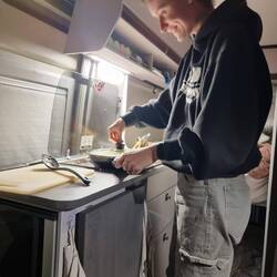 Aber wenn man den Deckel schön draufdrückt (und festhält) klappts.