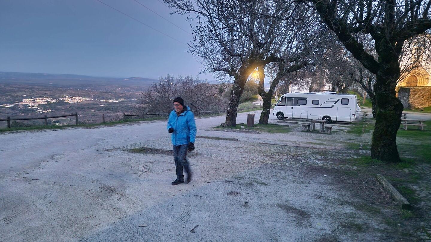 Toller Stellplatz, mit Blick über Portugal und Spanien