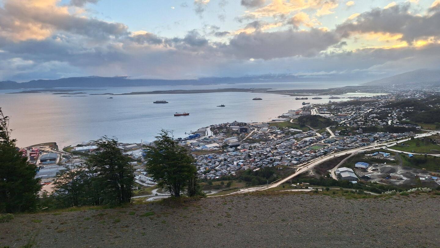 Blick aus der Lobby, Ushuaia und Beagle Kanal