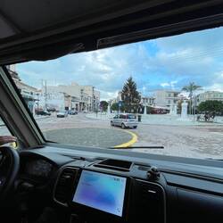 ..raus aus Kalamata. Ein Spaziergang am Strand geht sich nach dem Essen noch aus 😍