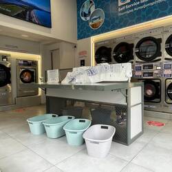 ..sieht so leer aus hier, aber alle Maschinen laufen und wir dazwischen auch..