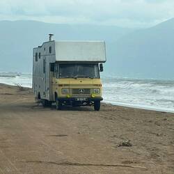 ..an diesem Strand stehen immer einige andere Camper auch..