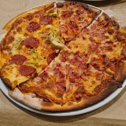 In Gandia dann Essen für morgen übrig gelassen. Aufgebackene Pfannenpizza 👍