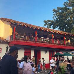 der Aussichtshügel mit dem Pueblo Païs