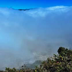Da ist unten der Kraterboden