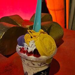 Halo-Halo deluxe.