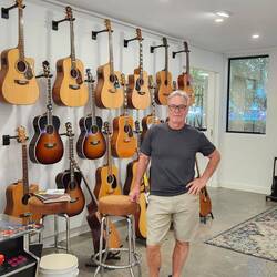 Harold got to visit the guitar 🎸 factory that one of his fav players, Tommy Emmanuel uses.