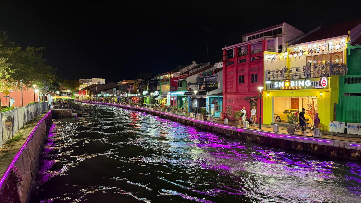 The Malacca River, weaves its way through the centre and evokes The Grand Canal