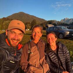 In Chaiten treffen wir Diane, die die gleiche Strecke wie wir mit dem Velo zurücklegt!