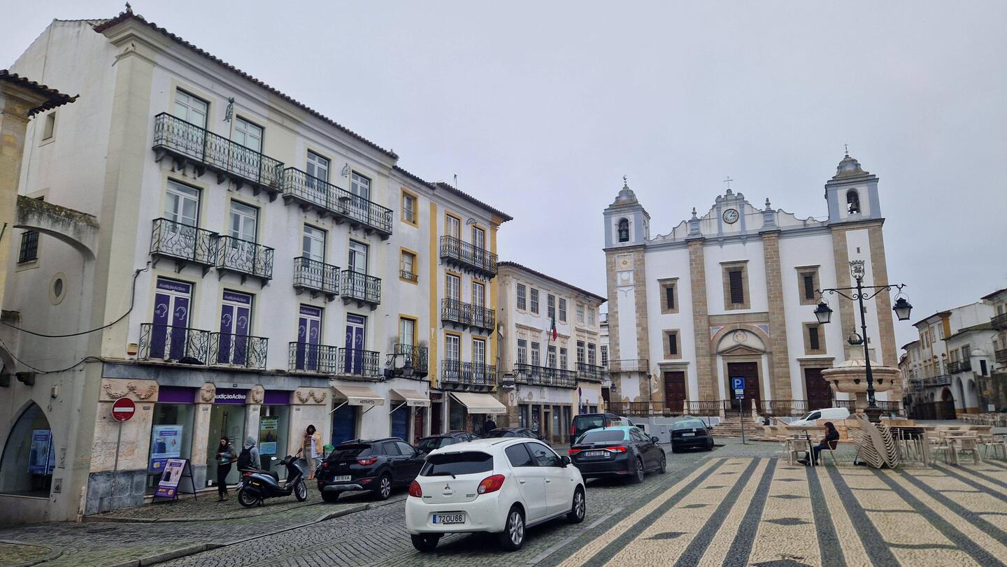 Zentraler Platz, leider ohne fucking....