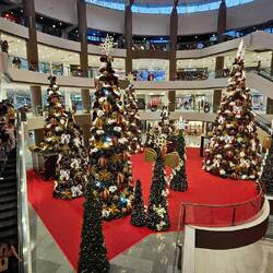Es weihnachtet noch im Ayala Einkaufszentrum.