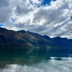 Aangemeerd aan Lake Wakatipu