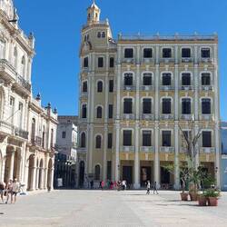 Da war mal eine Tiefgarage darunter.