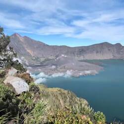 Mount Rinjani and the volcano 🌋