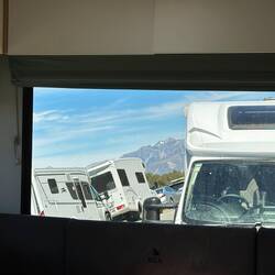 Parkieren in Schräglage (auf beiden Seiten)