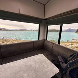 Unsere Aussicht ganz alleine auf einem Parkplatz