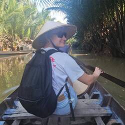 Pauline qui pagaye, il fallait bien une photo