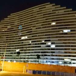 In diesem Riesenklotz am blauen Kreis is unsere Whg, dafür hat man denn ooch ne tolle Aussicht