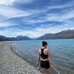 Erfrischendes Bad nach der Wanderung im Lake Ohau