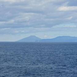 Die ersten japanischen Inseln in Sicht