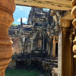 “Prasat Banteay Samré