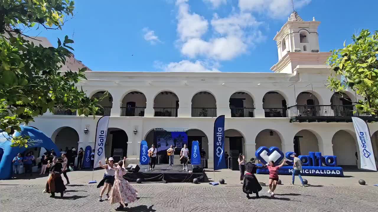 Tanzendes Salta 💙