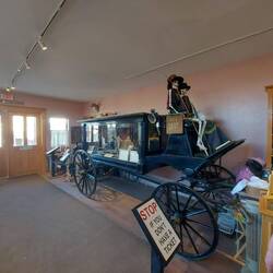 "Der" Leichenwagen mit denen angeblich die drei Verlierer abtransportiert wurden.